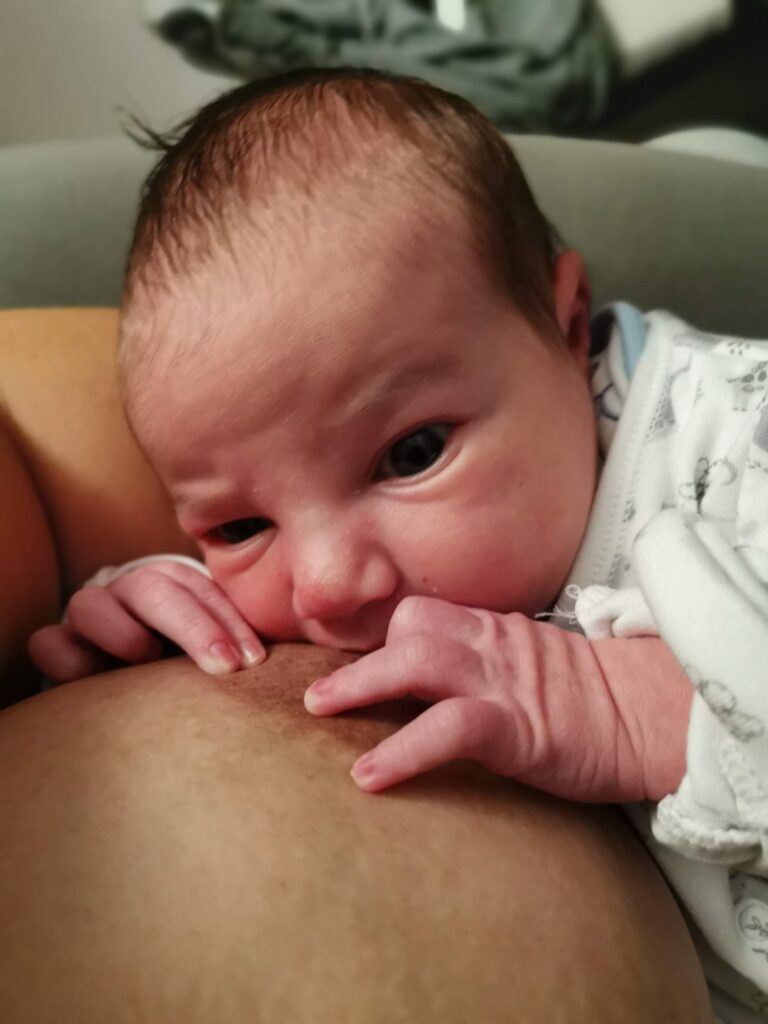 Breastfeeding: is my baby getting enough milk? - NHS