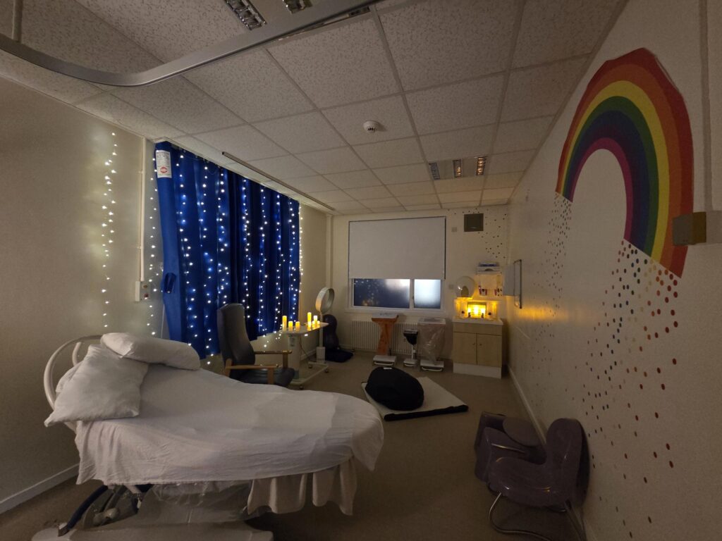 photograph of the birthing room in Aberdeen Maternity Hospital
